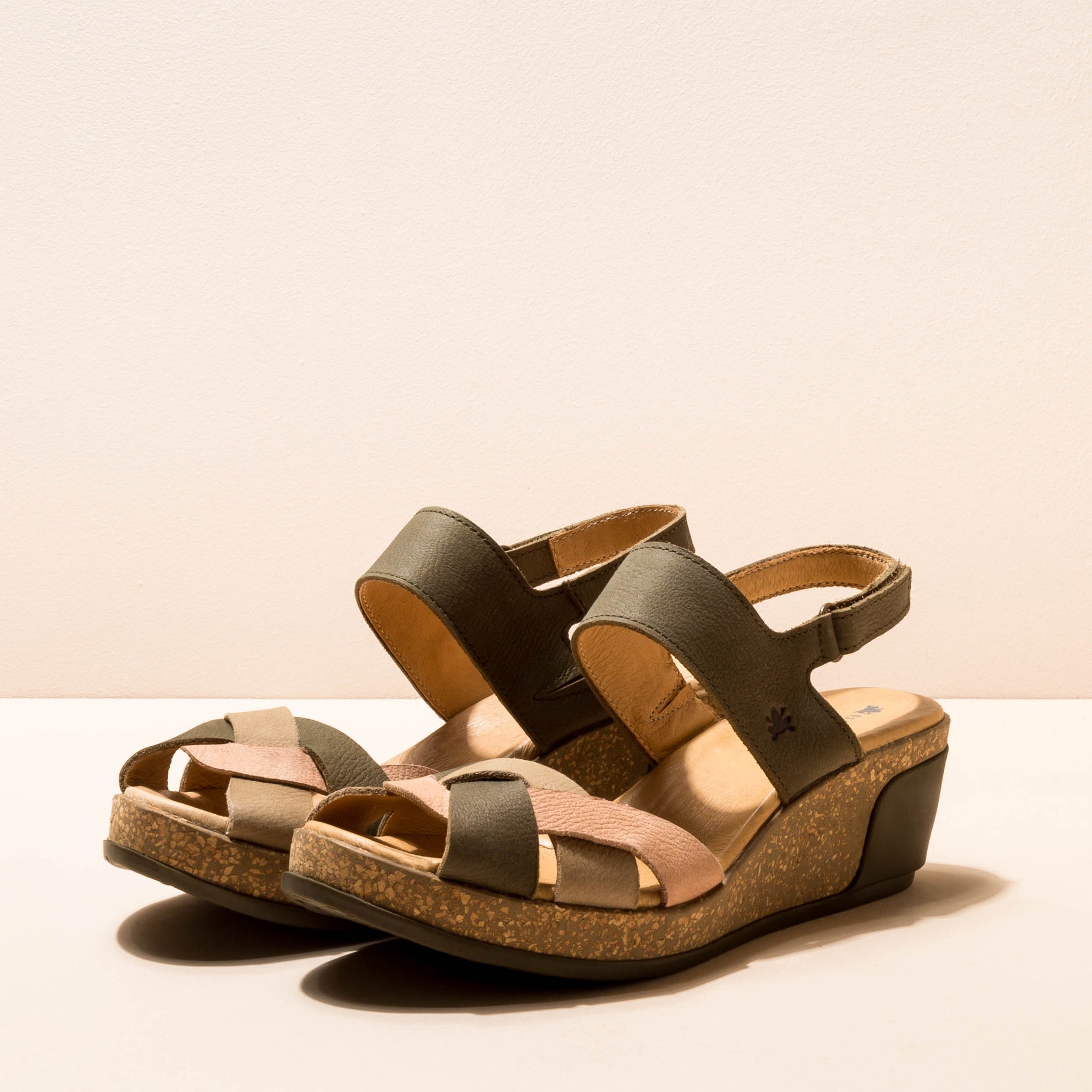 El Naturalista Women's Leaves 5008 Wedge Sandal