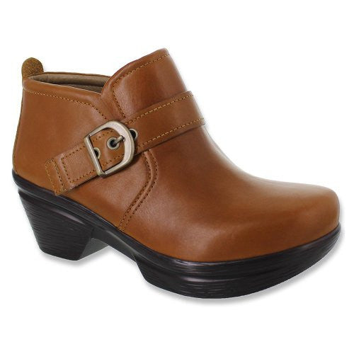Born 2025 avoca clogs